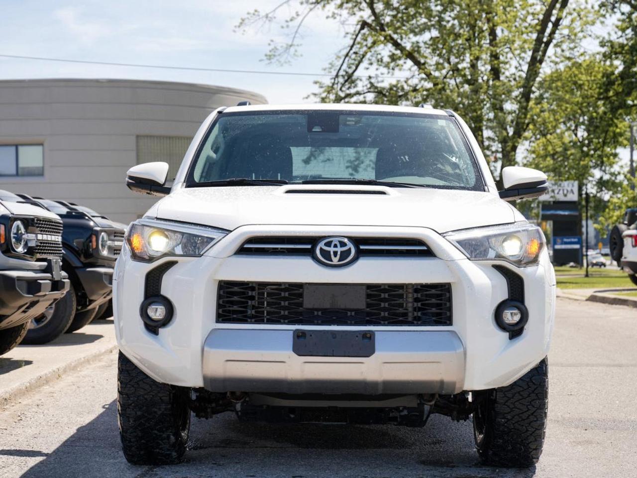 2021 Toyota 4Runner 4WD/ FRESH PIECE OF MACHINERY! Photo