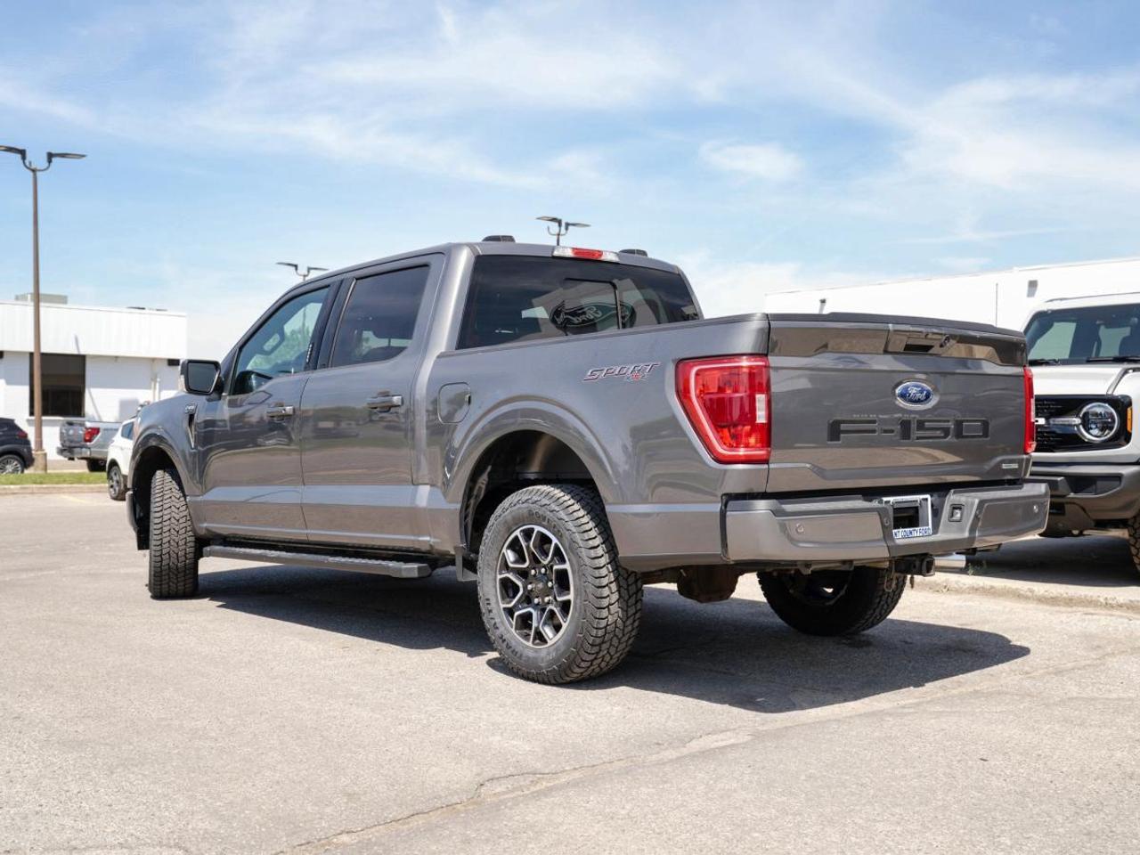 2022 Ford F-150 XL 4WD SuperCrew 5.5' Box | Photo