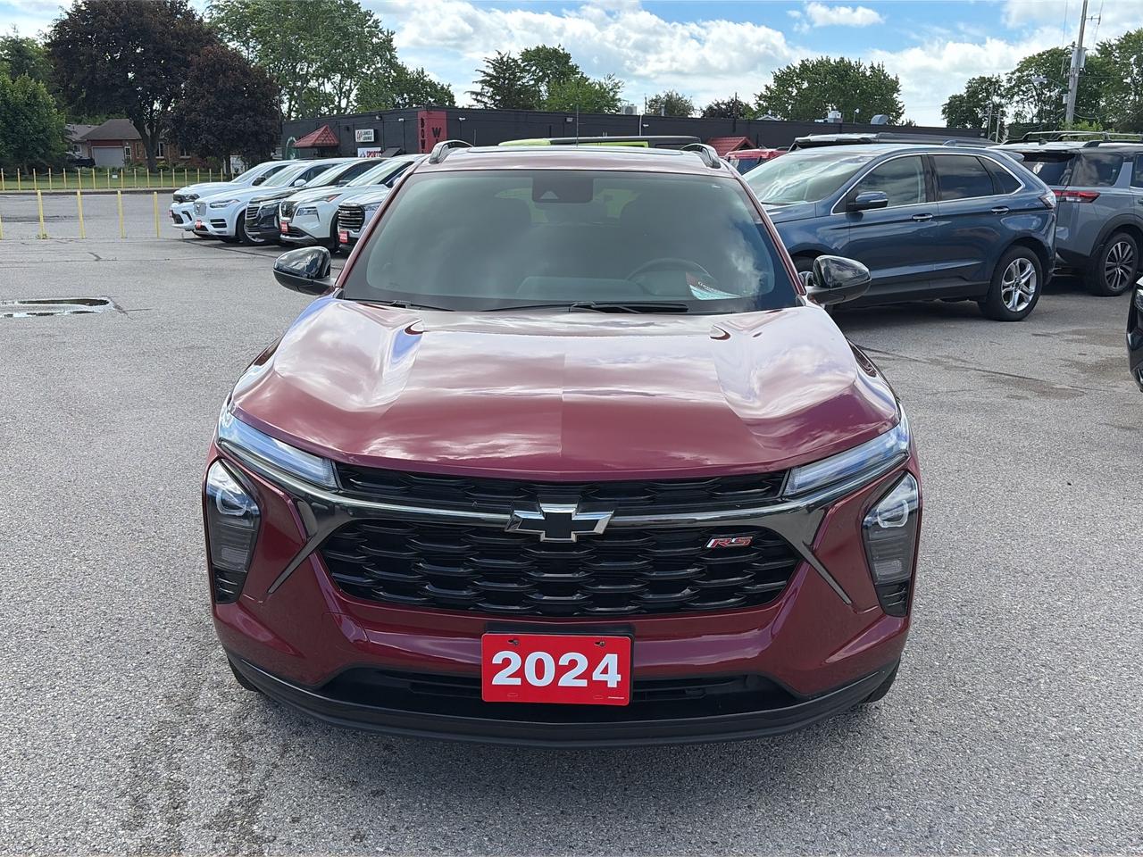 2024 Chevrolet Trax 2RS, SUNROOF, REMOTE START, LEATHER, CLEAN CARFAX! - Photo #3
