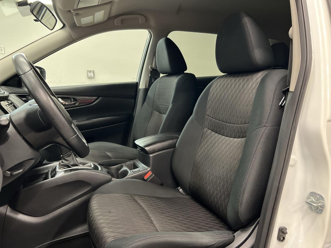 2020 Nissan Rogue SE AWD | HTD SEATS | CARPLAY | 17IN ALLOYS | A/C Photo