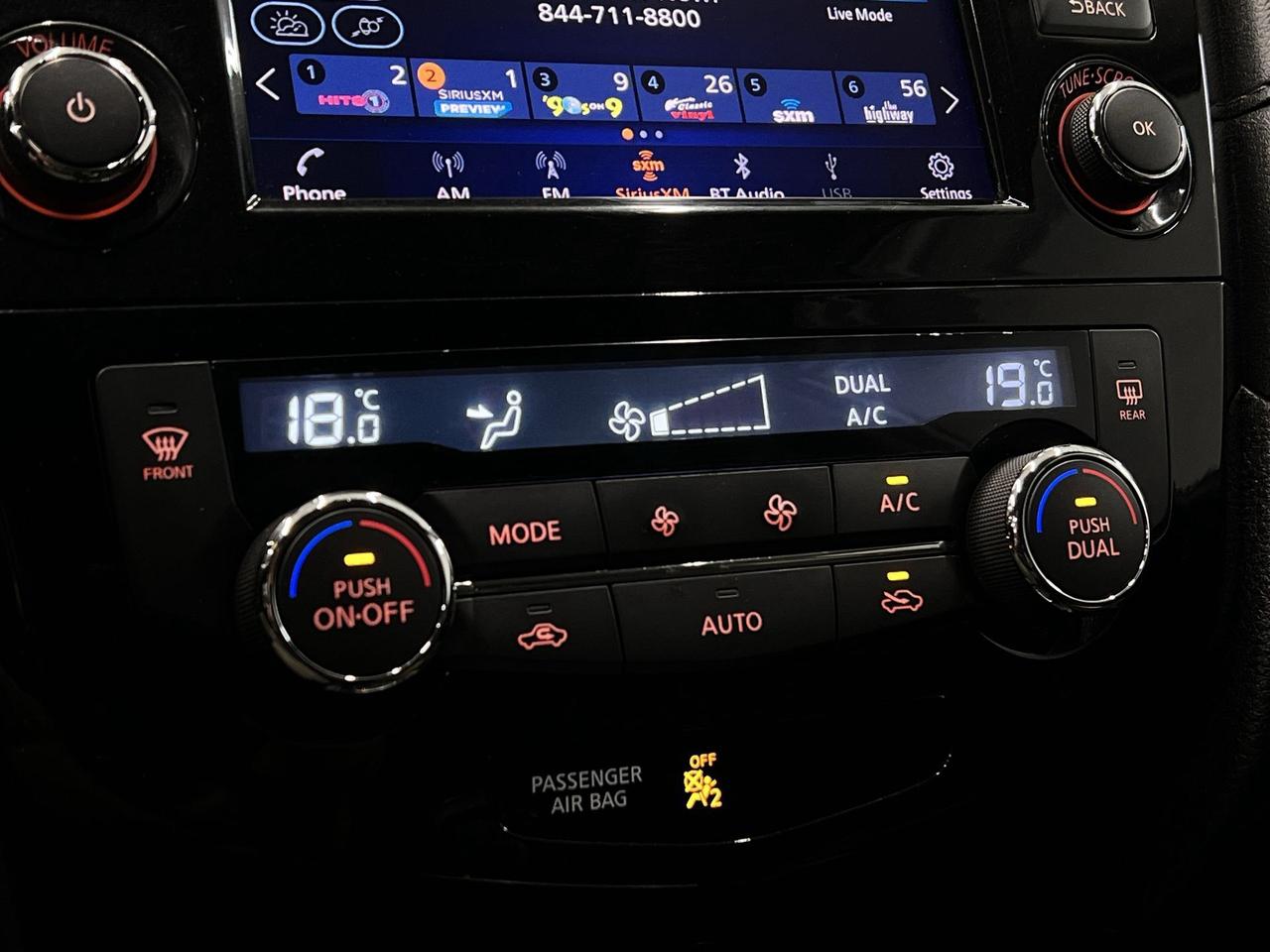 2020 Nissan Rogue SE AWD | HTD SEATS | CARPLAY | 17IN ALLOYS | A/C Photo