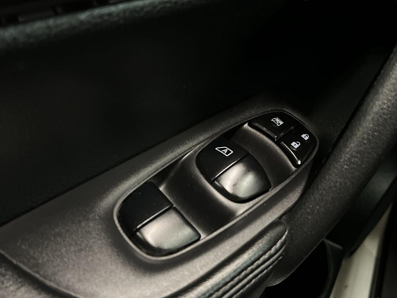 2020 Nissan Rogue SE AWD | HTD SEATS | CARPLAY | 17IN ALLOYS | A/C Photo