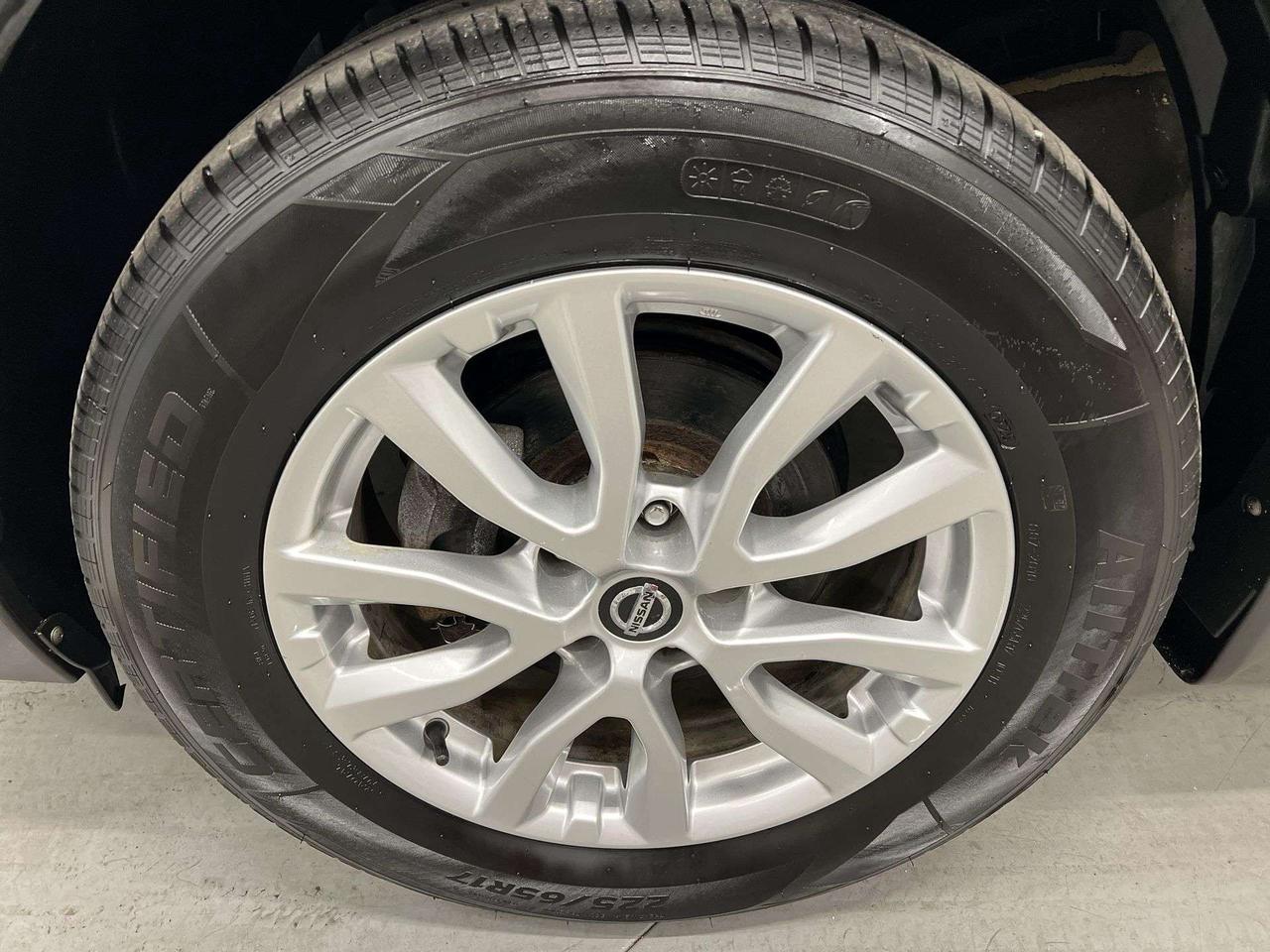 2020 Nissan Rogue SE AWD | HTD SEATS | CARPLAY | 17IN ALLOYS | A/C Photo