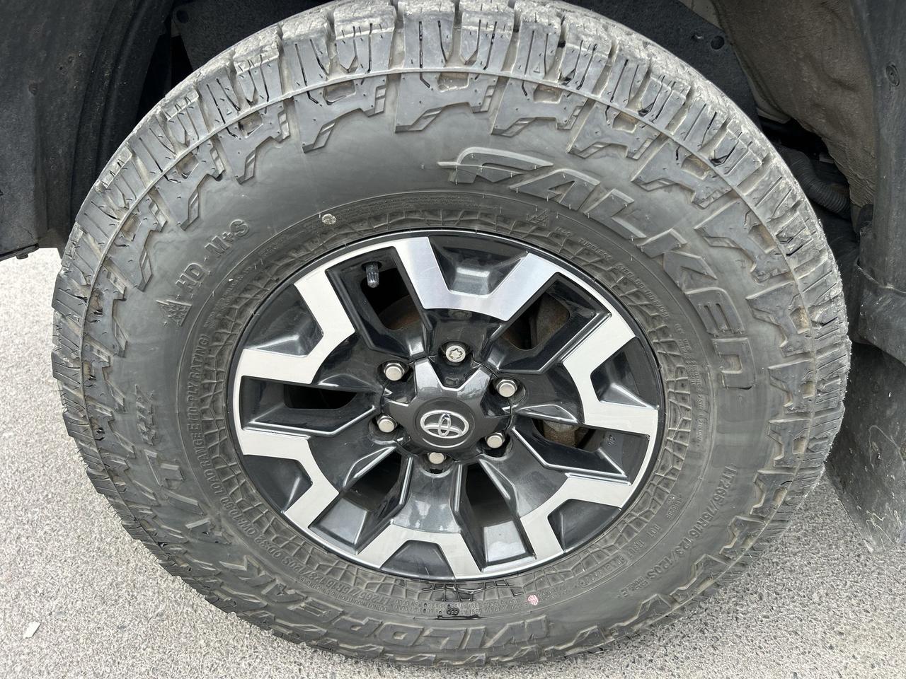 2022 Toyota Tacoma TRD OFF-ROAD 4X4 | DBL CAB | HTD SEATS | CARPLAY Photo