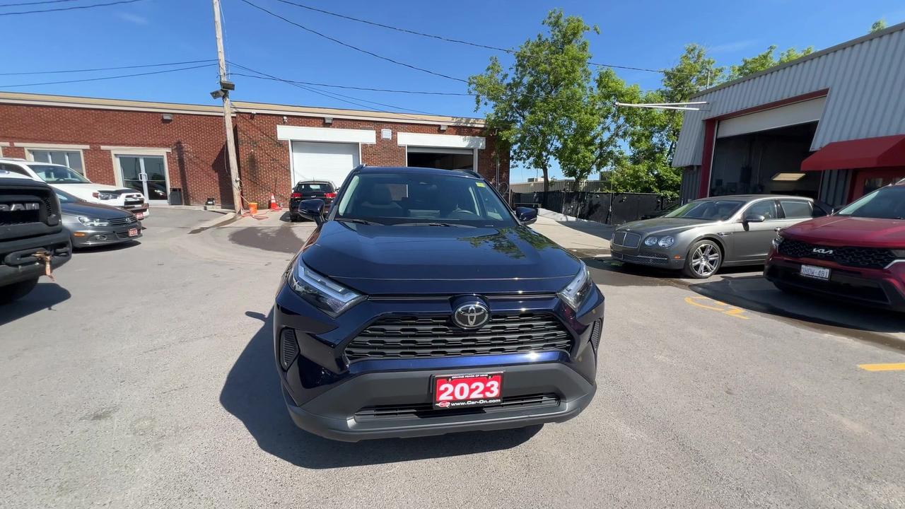 2023 Toyota RAV4 XLE AWD | SUNROOF | HTD SEATS | CARPLAY | ALLOYS Photo2