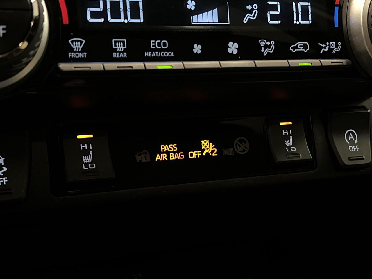 2023 Toyota RAV4 XLE AWD | SUNROOF | HTD SEATS | CARPLAY | ALLOYS Photo