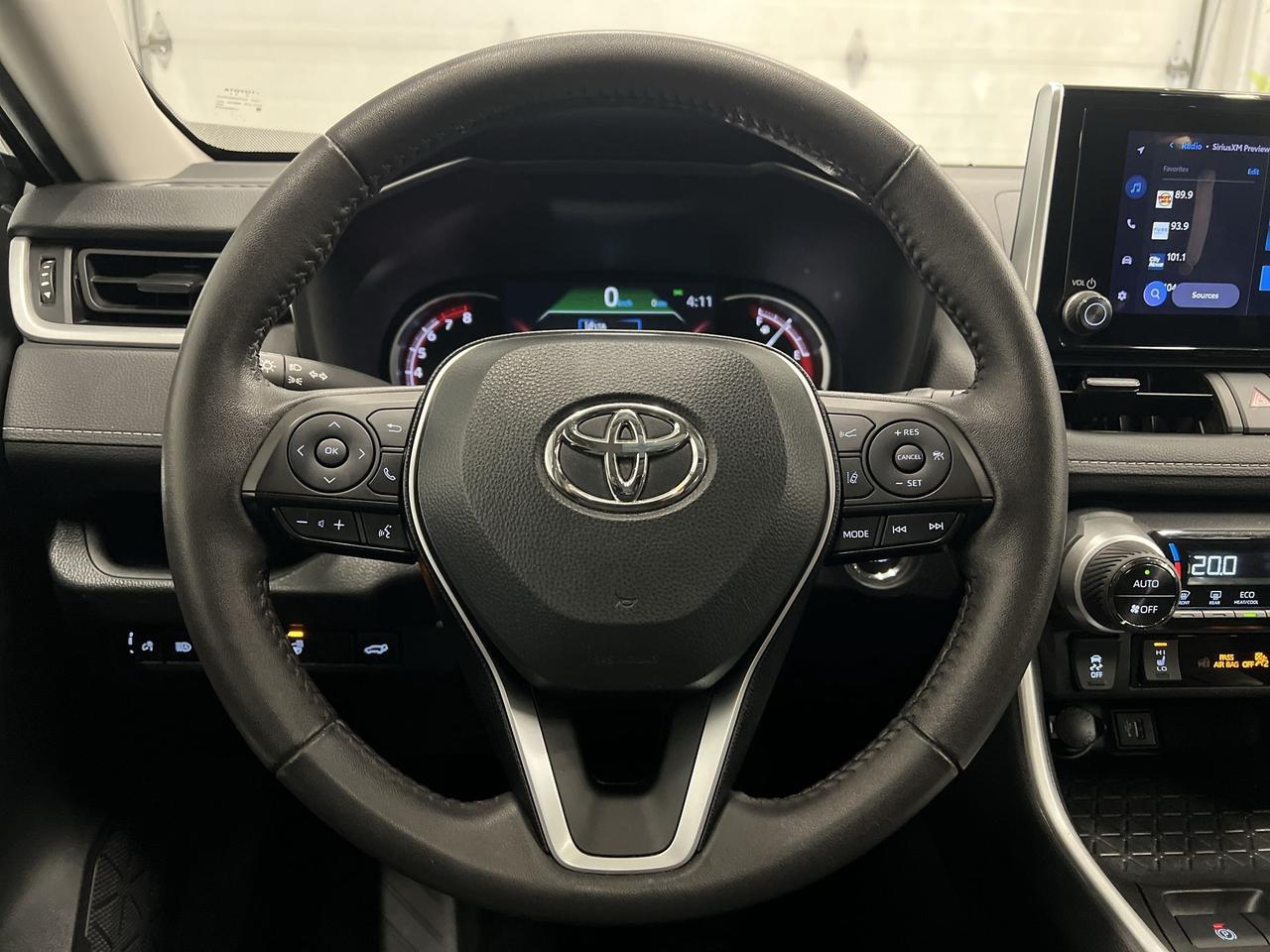 2023 Toyota RAV4 XLE AWD | SUNROOF | HTD SEATS | CARPLAY | ALLOYS Photo