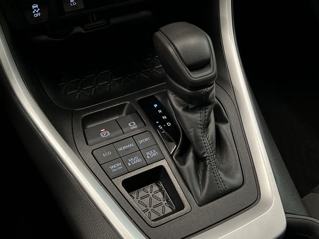 2023 Toyota RAV4 XLE AWD | SUNROOF | HTD SEATS | CARPLAY | ALLOYS Photo