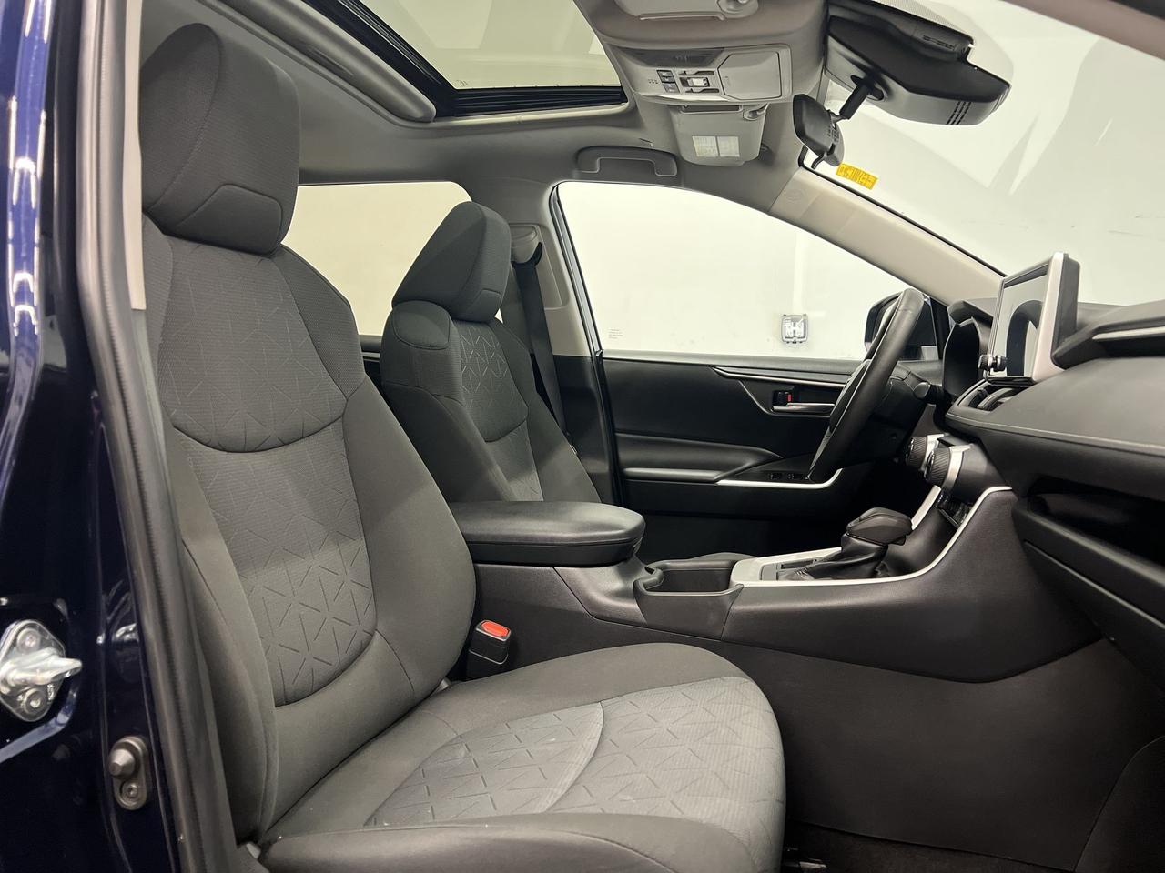 2023 Toyota RAV4 XLE AWD | SUNROOF | HTD SEATS | CARPLAY | ALLOYS Photo