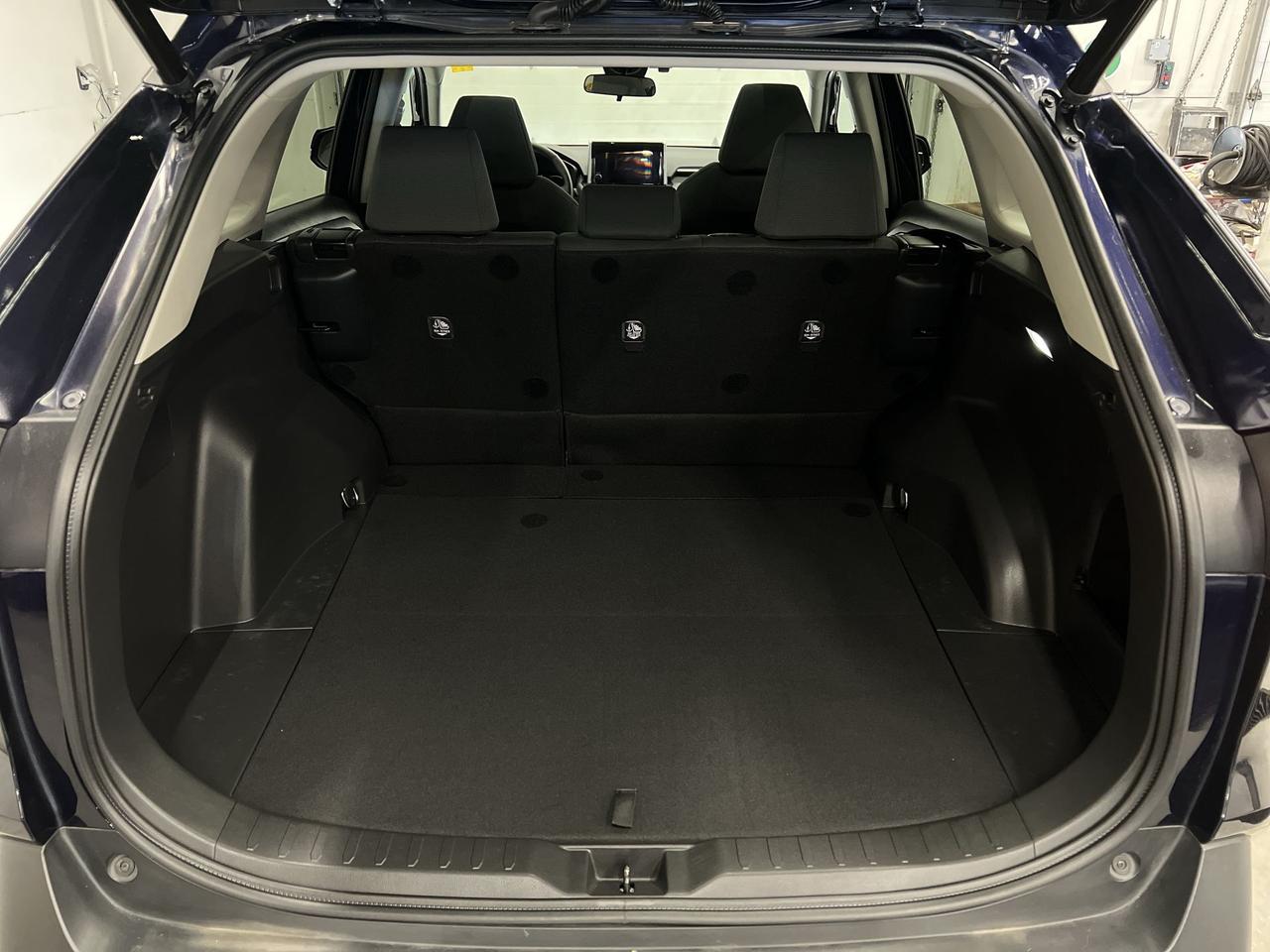 2023 Toyota RAV4 XLE AWD | SUNROOF | HTD SEATS | CARPLAY | ALLOYS Photo