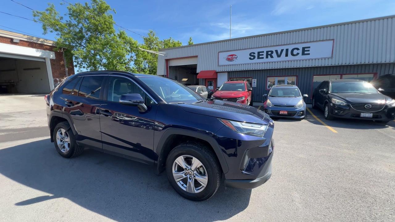 2023 Toyota RAV4 XLE AWD | SUNROOF | HTD SEATS | CARPLAY | ALLOYS Photo