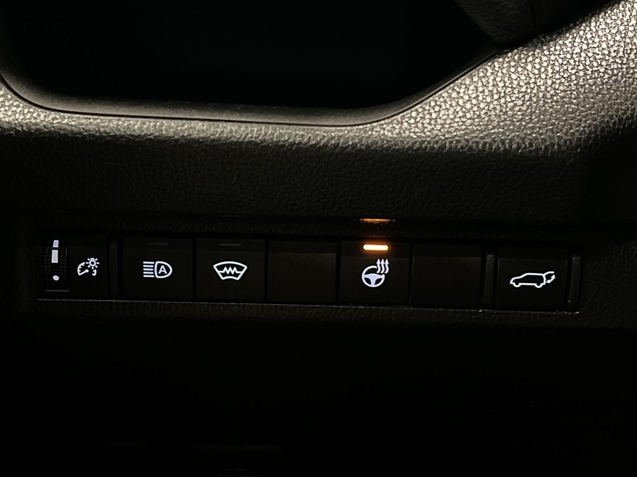 2023 Toyota RAV4 XLE AWD | SUNROOF | HTD SEATS | CARPLAY | ALLOYS Photo