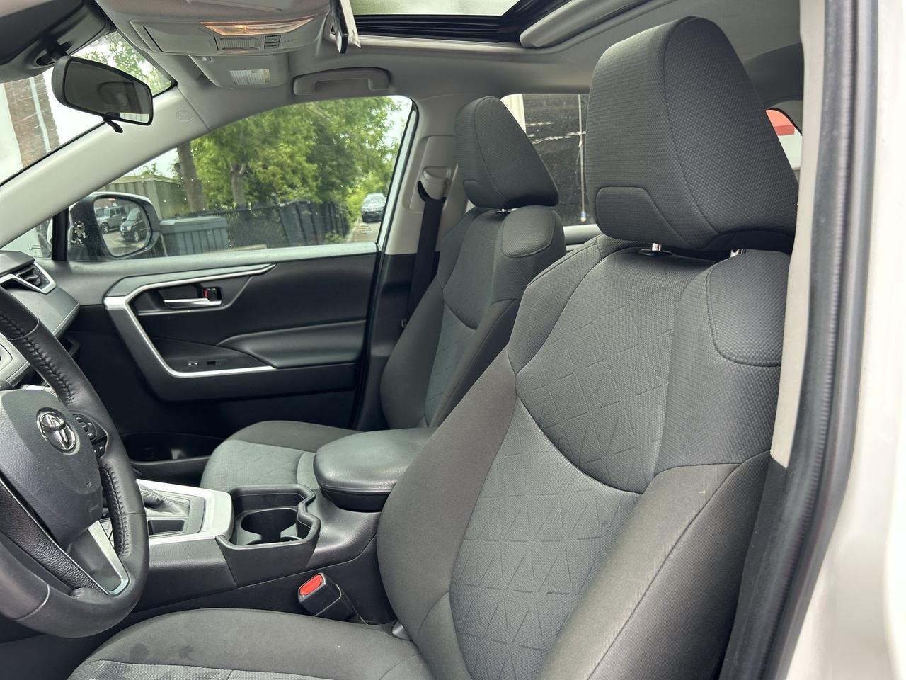 2021 Toyota RAV4 XLE AWD Photo