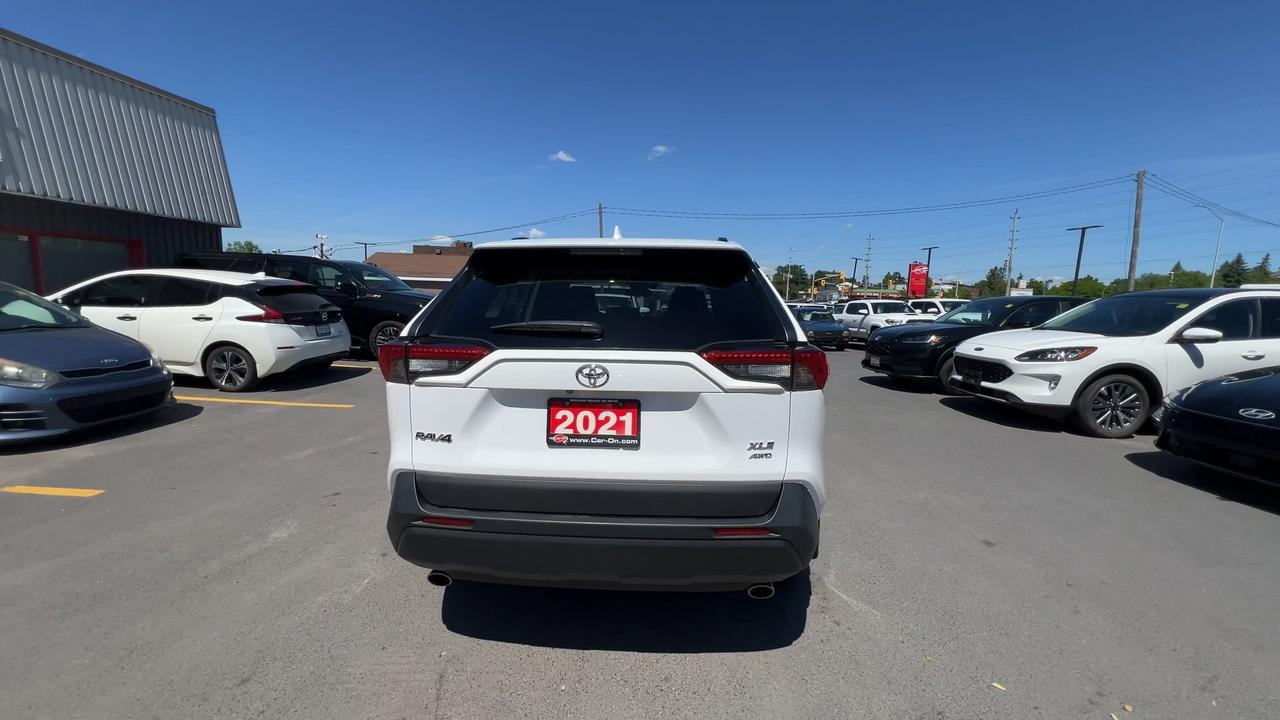 2021 Toyota RAV4 XLE AWD | LOW KMS! | SUNROOF | HTD SEATS | CARPLAY Photo