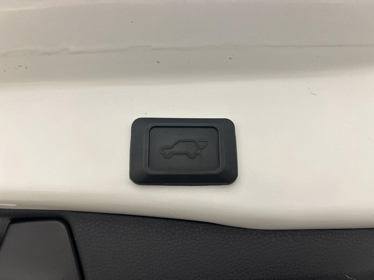 2021 Toyota RAV4 XLE AWD | LOW KMS! | SUNROOF | HTD SEATS | CARPLAY Photo