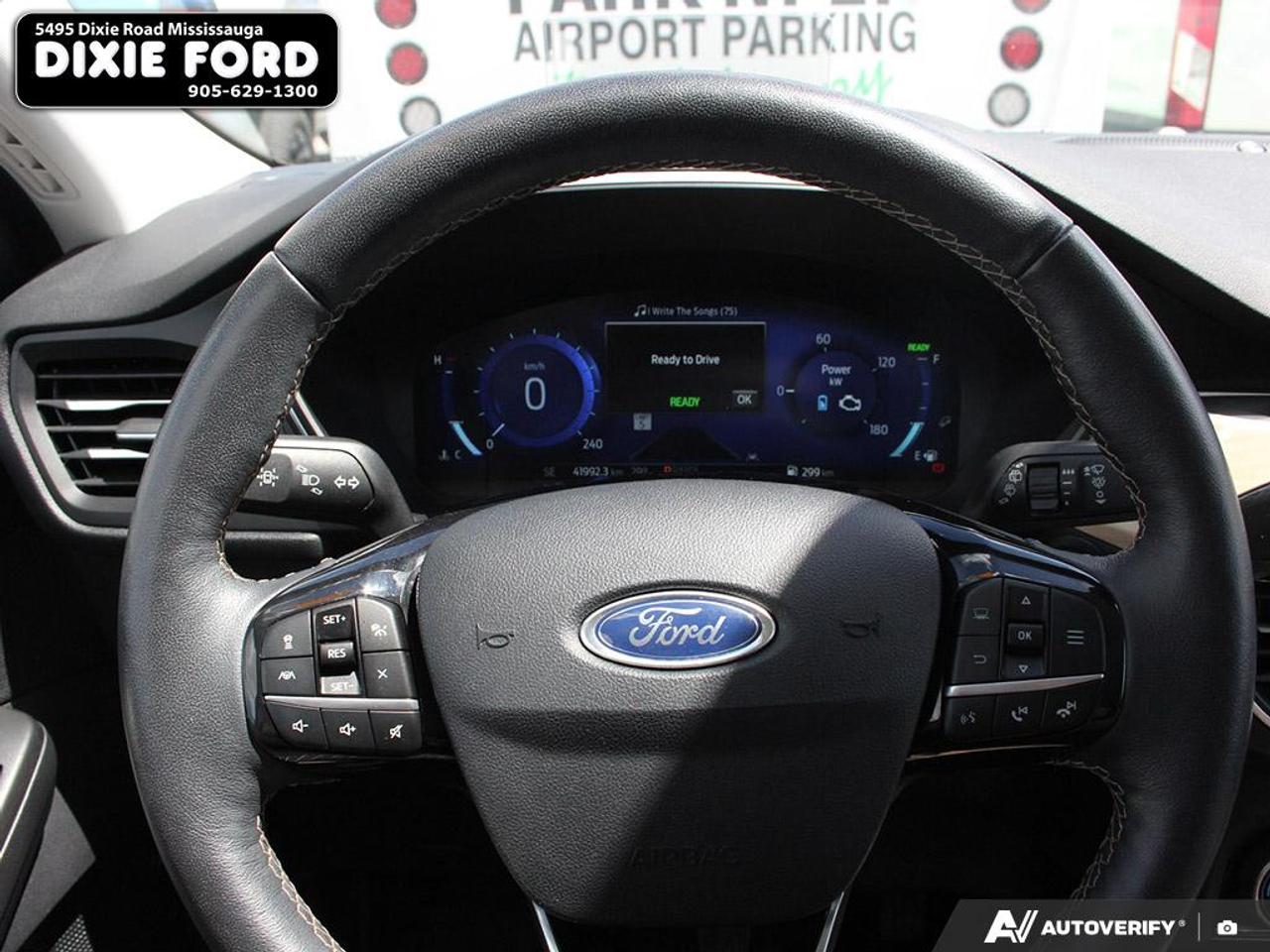 2021 Ford Escape Titanium Hybrid Photo