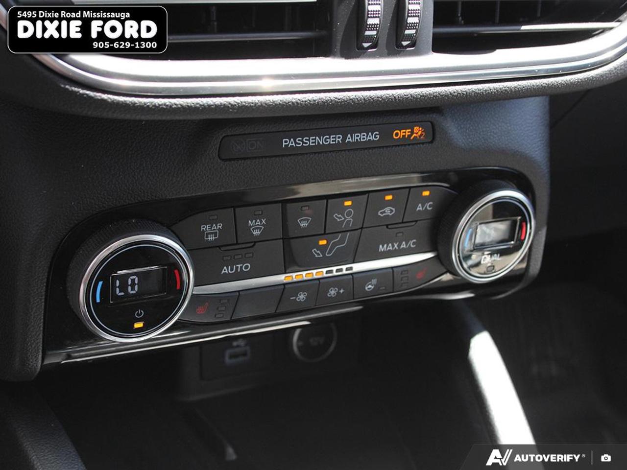 2021 Ford Escape Titanium Hybrid Photo