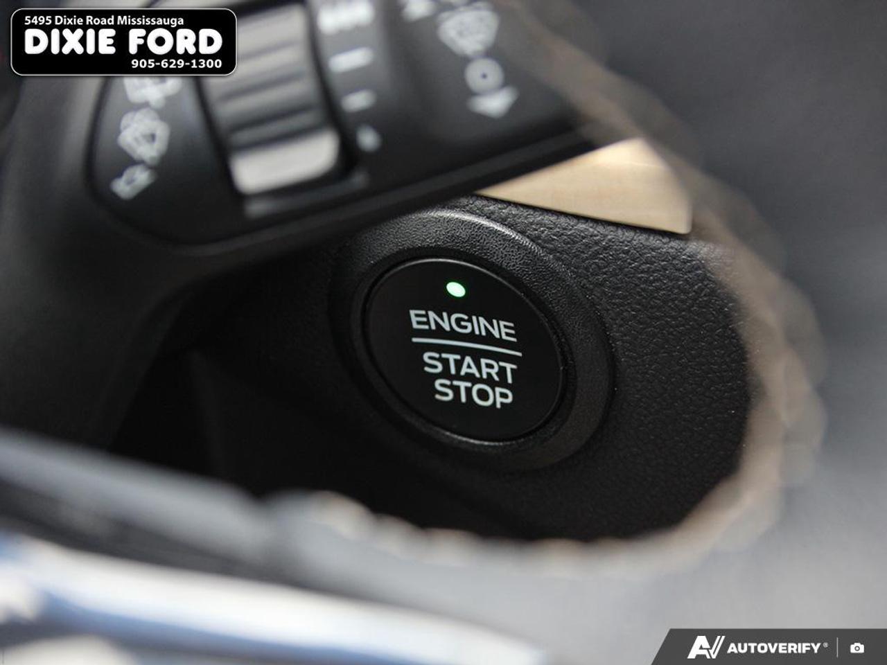 2021 Ford Escape Titanium Hybrid Photo