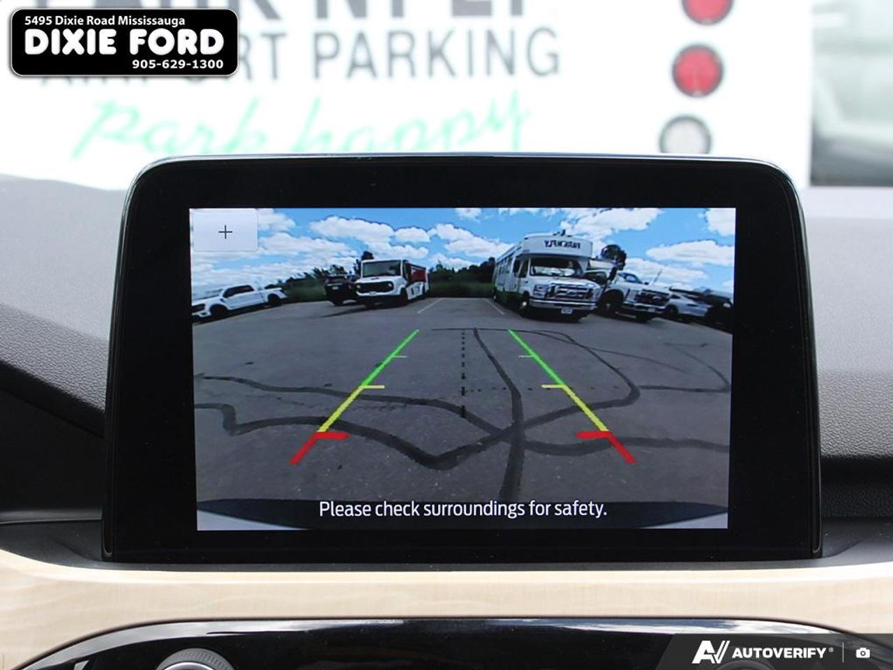 2021 Ford Escape Titanium Hybrid Photo