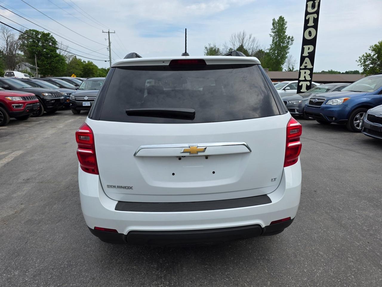 2017 Chevrolet Equinox LT Photo