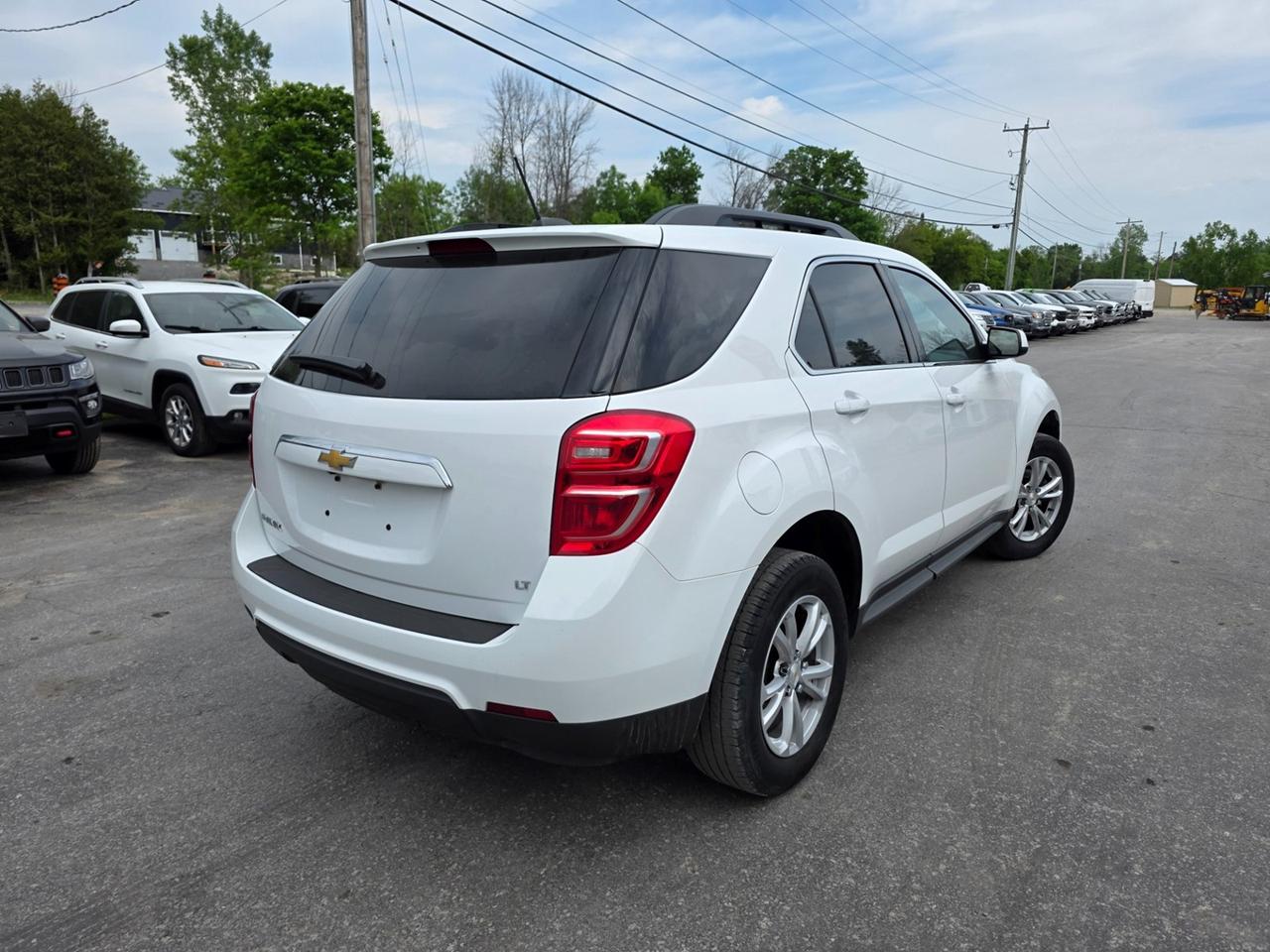 2017 Chevrolet Equinox LT Photo