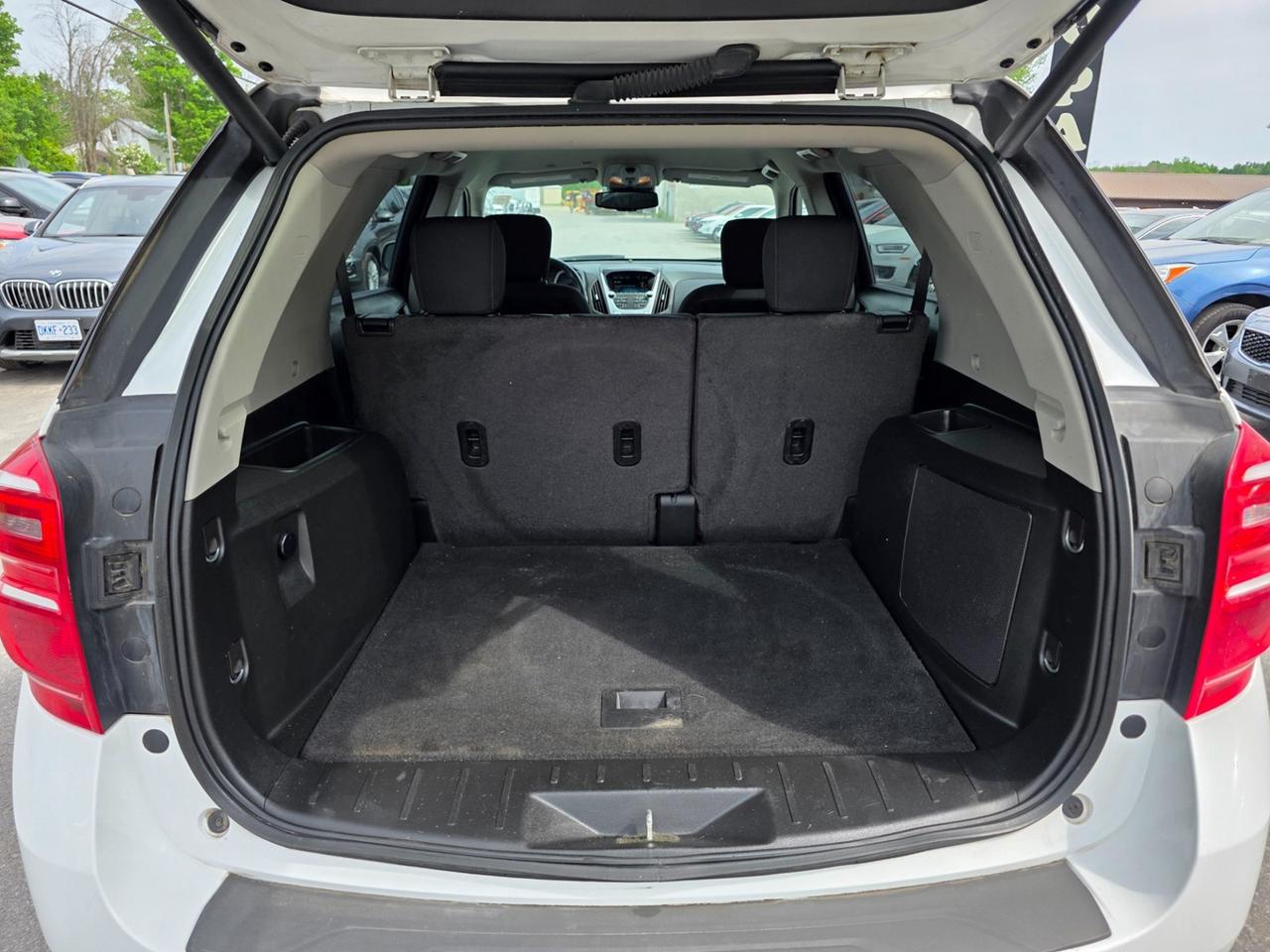 2017 Chevrolet Equinox LT Photo