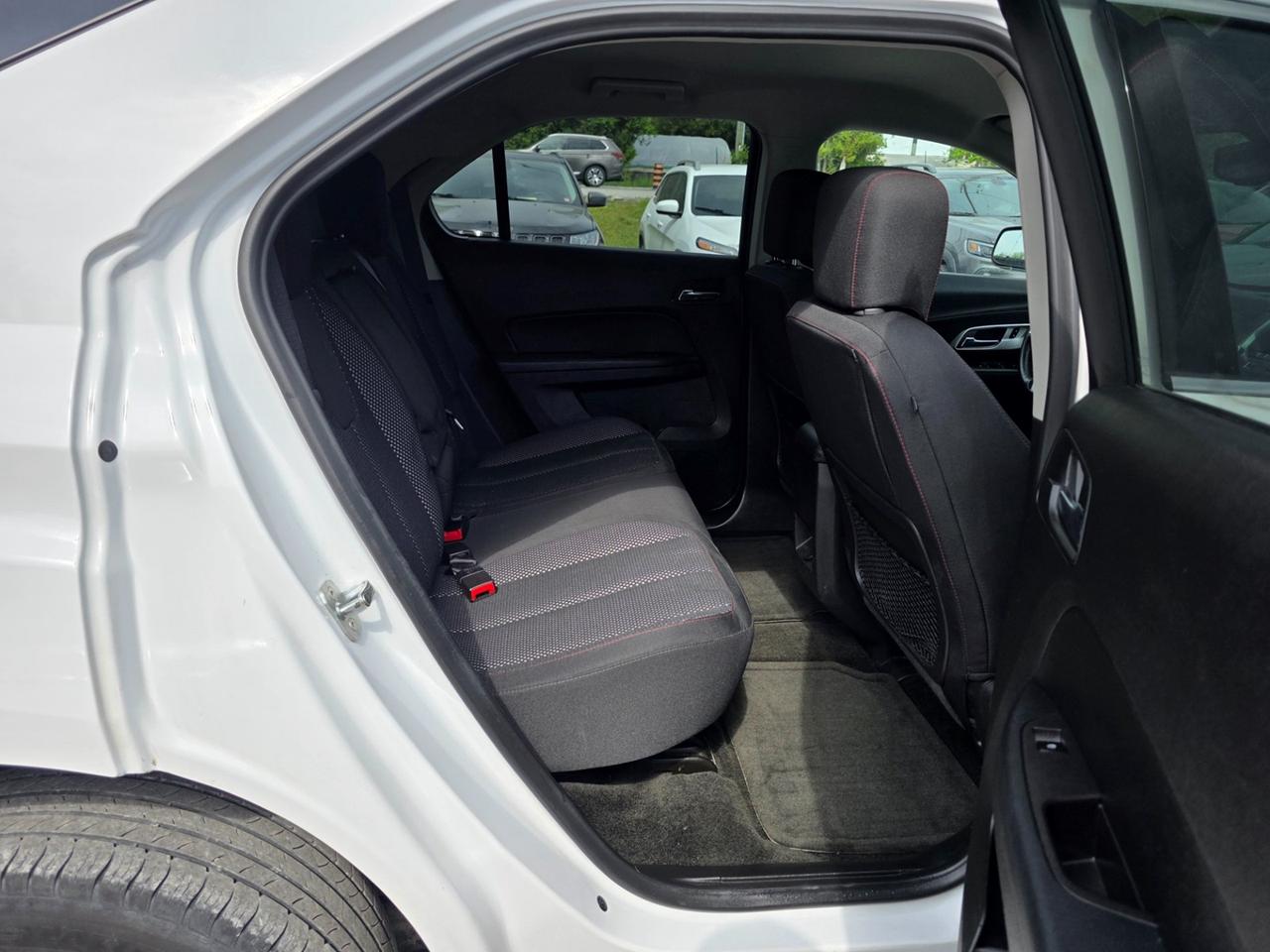2017 Chevrolet Equinox LT Photo