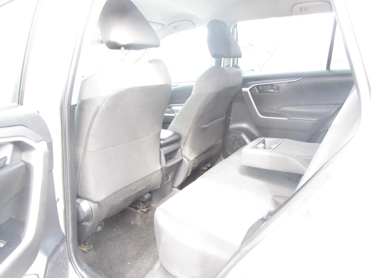 2020 Toyota RAV4 LE AWD Photo