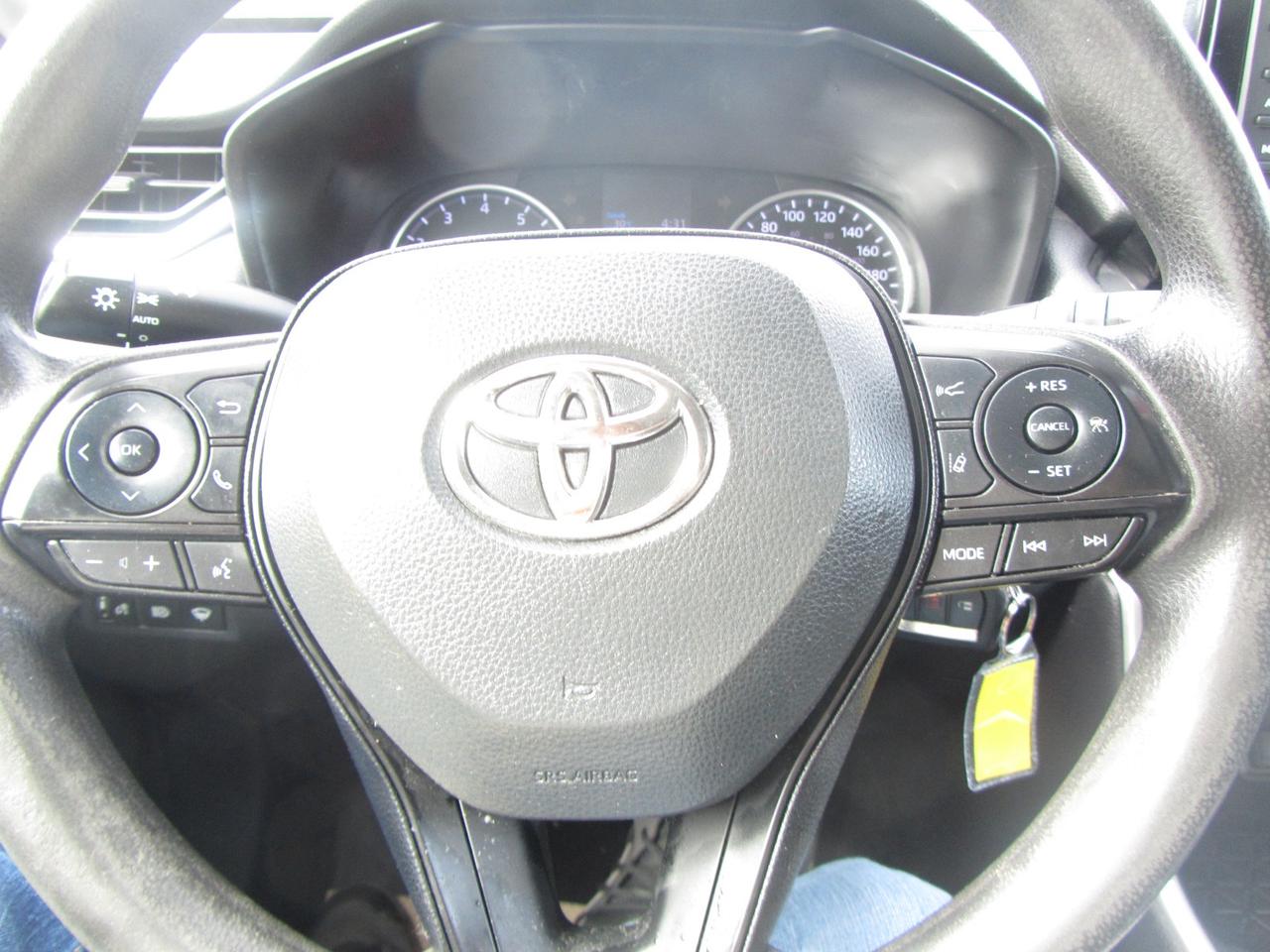 2020 Toyota RAV4 LE AWD Photo