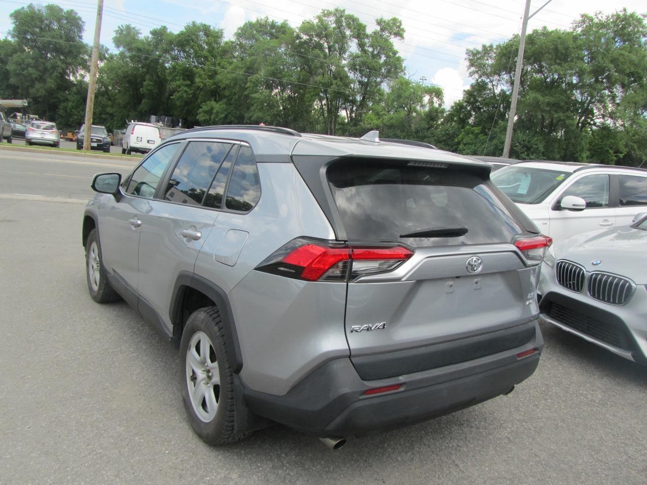 2020 Toyota RAV4 LE AWD Photo