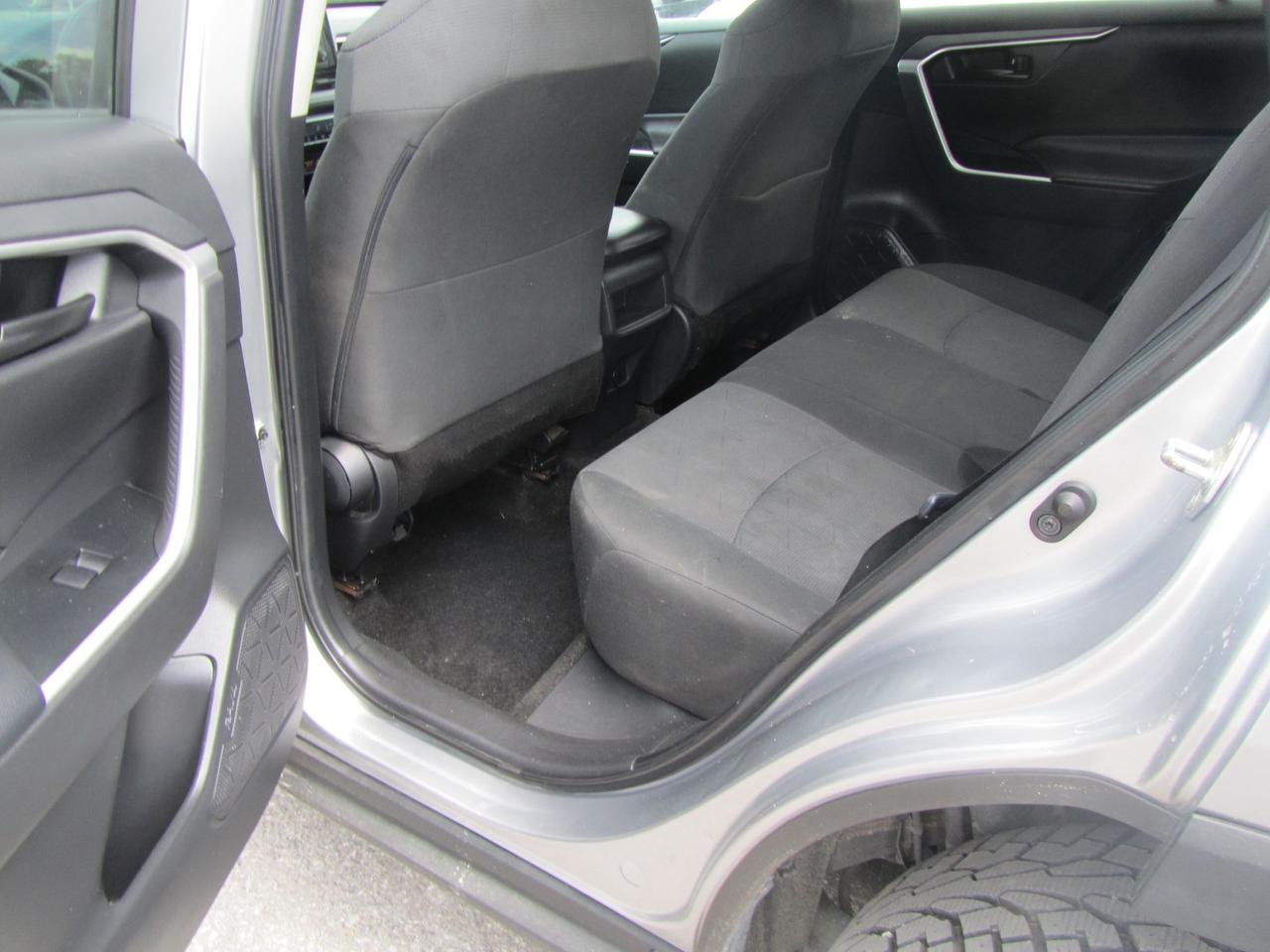 2020 Toyota RAV4 LE AWD Photo