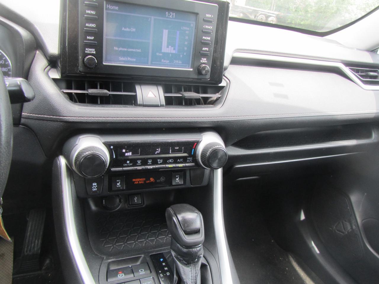2020 Toyota RAV4 LE AWD Photo
