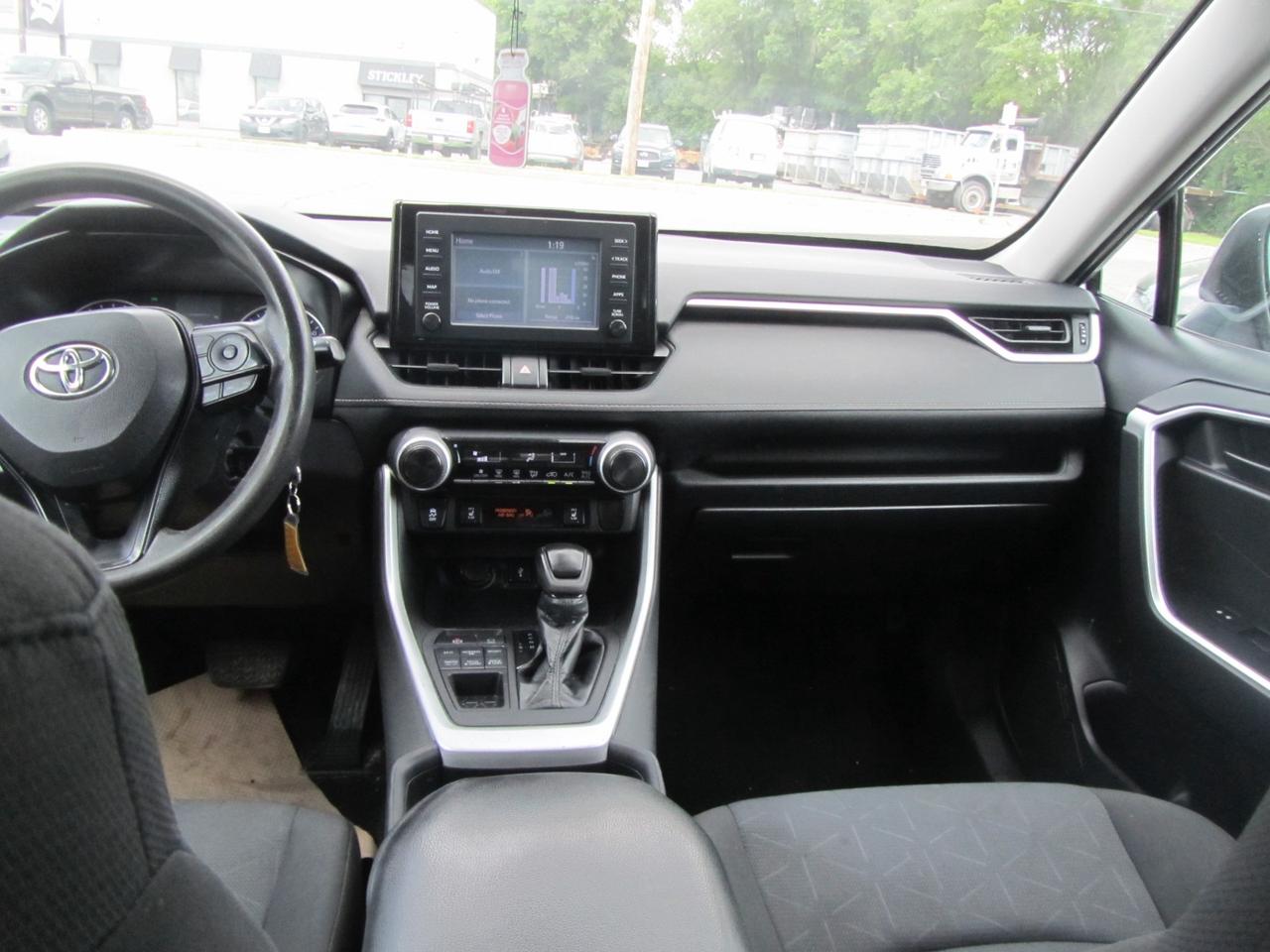 2020 Toyota RAV4 LE AWD Photo