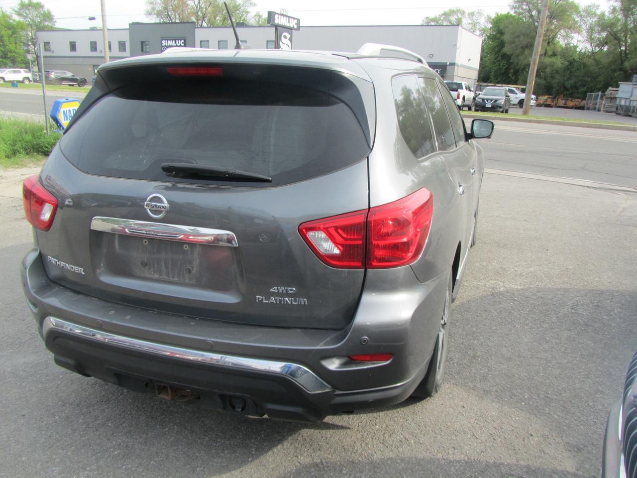 2017 Nissan Pathfinder 4x4 Platinum Photo4