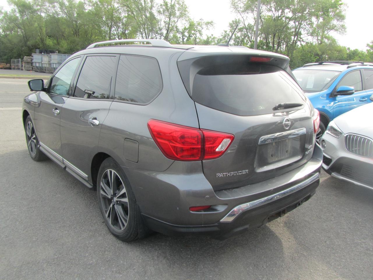 2017 Nissan Pathfinder 4x4 Platinum Photo
