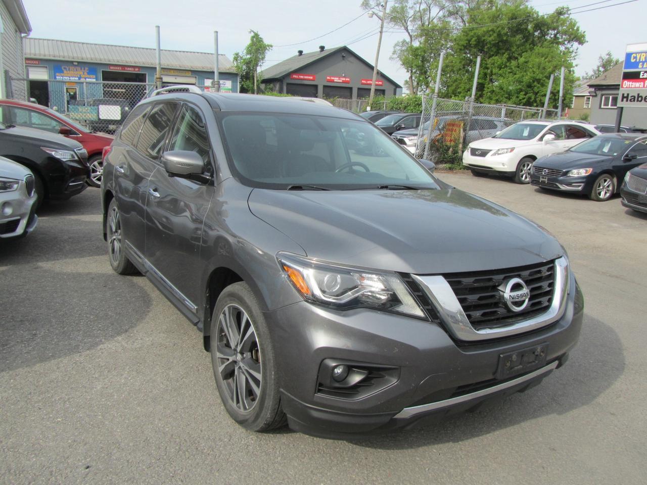 2017 Nissan Pathfinder 4x4 Platinum Photo