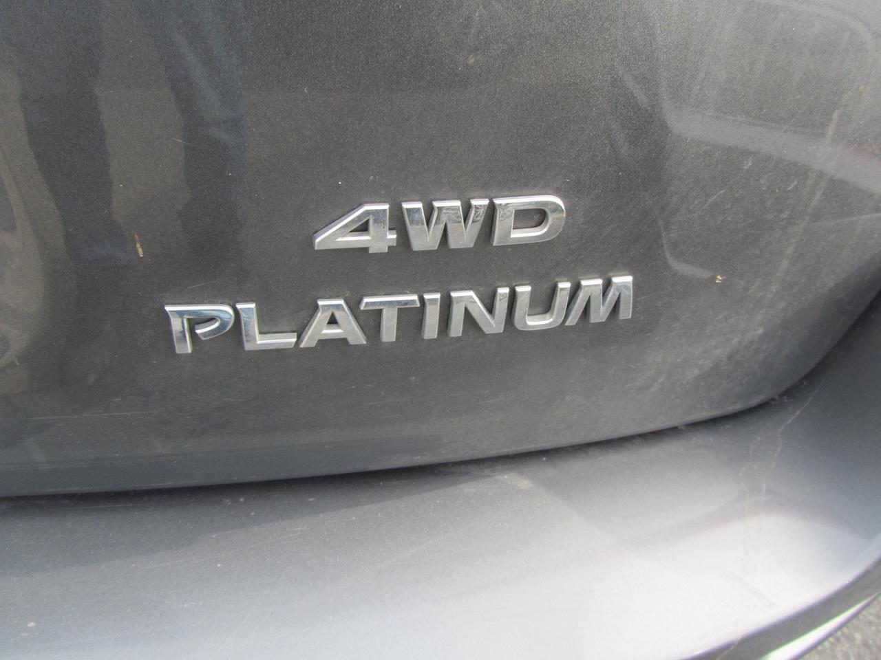 2017 Nissan Pathfinder 4x4 Platinum Photo