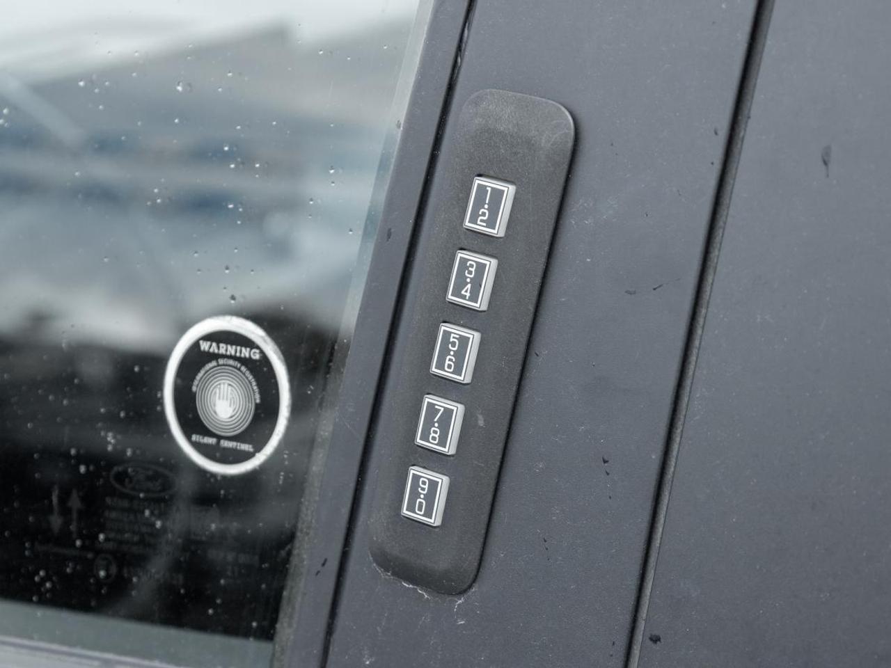 2022 Ford Maverick Lariat Photo2