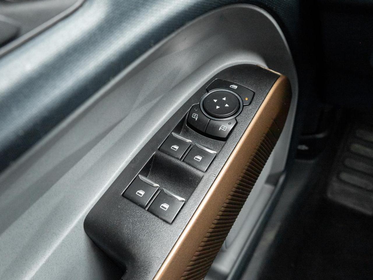 2022 Ford Maverick Lariat Photo