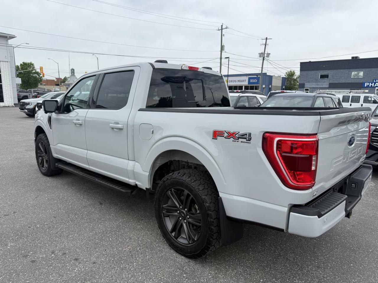 2023 Ford F-150 XLT 4WD SuperCrew 5.5' Box Photo2