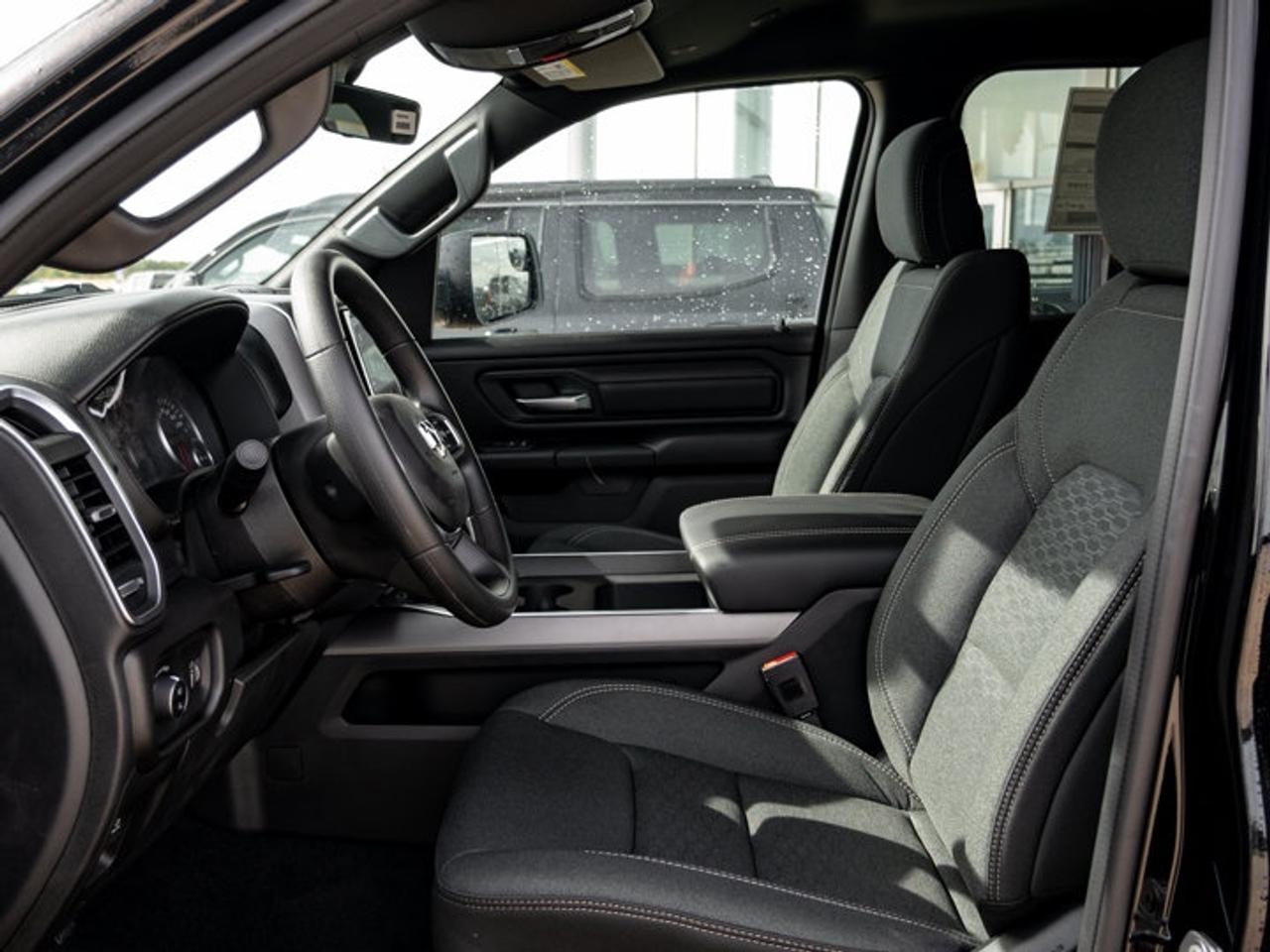 2026 RAM 1500 Express Photo