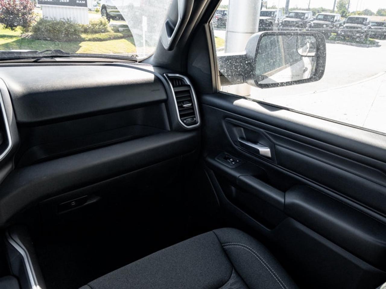 2026 RAM 1500 Express Photo