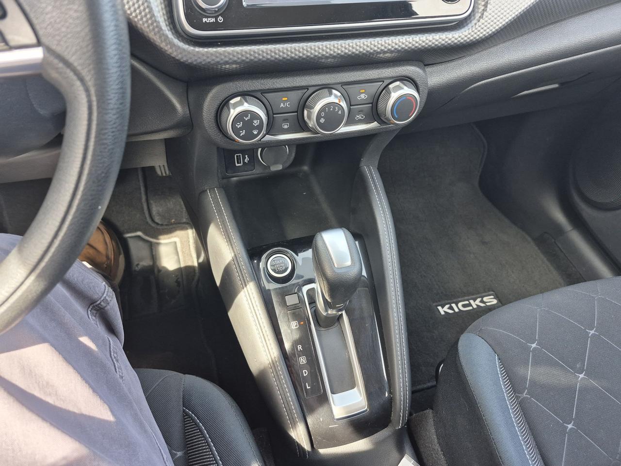 2019 Nissan Kicks S Photo