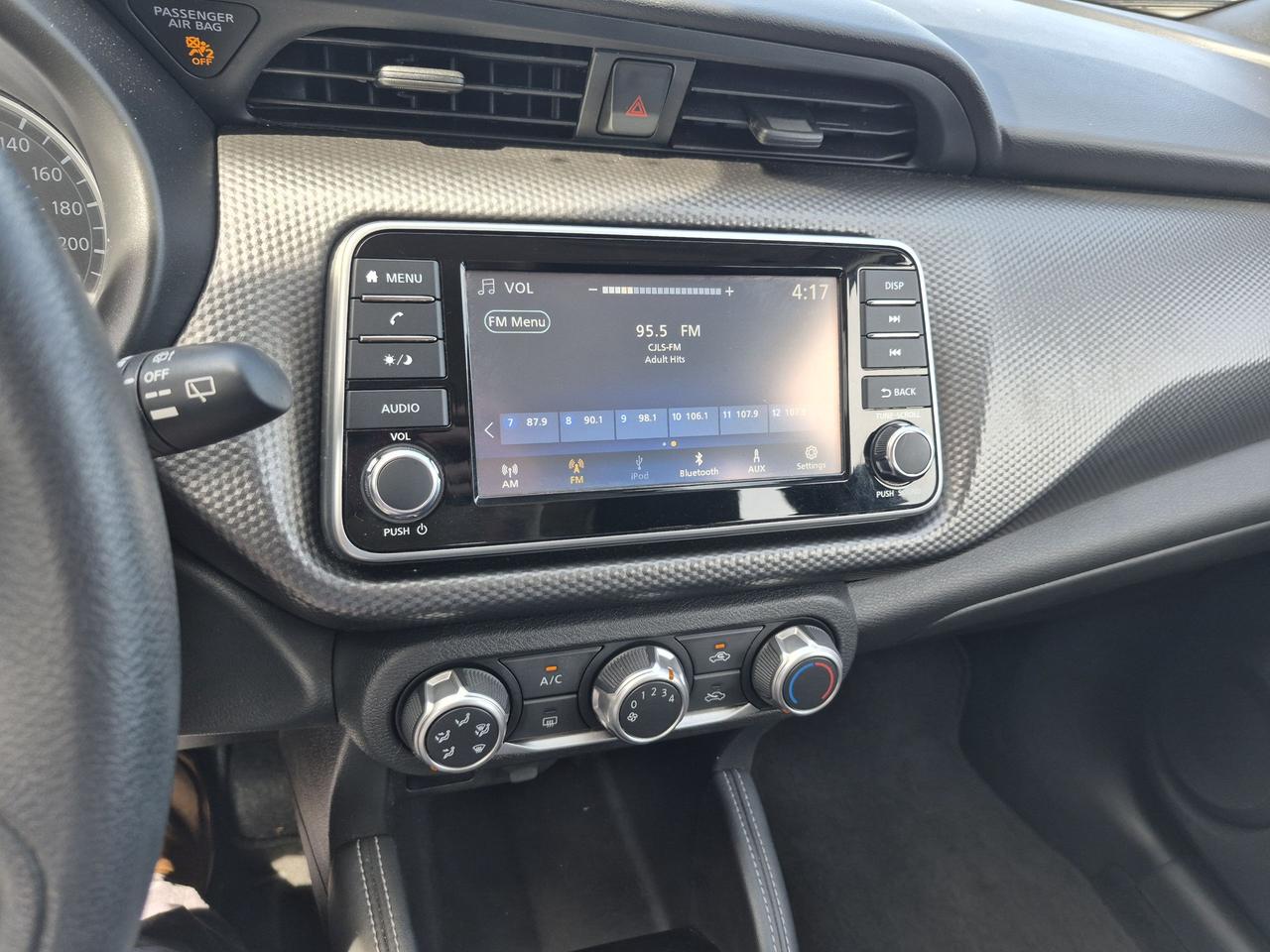 2019 Nissan Kicks S Photo