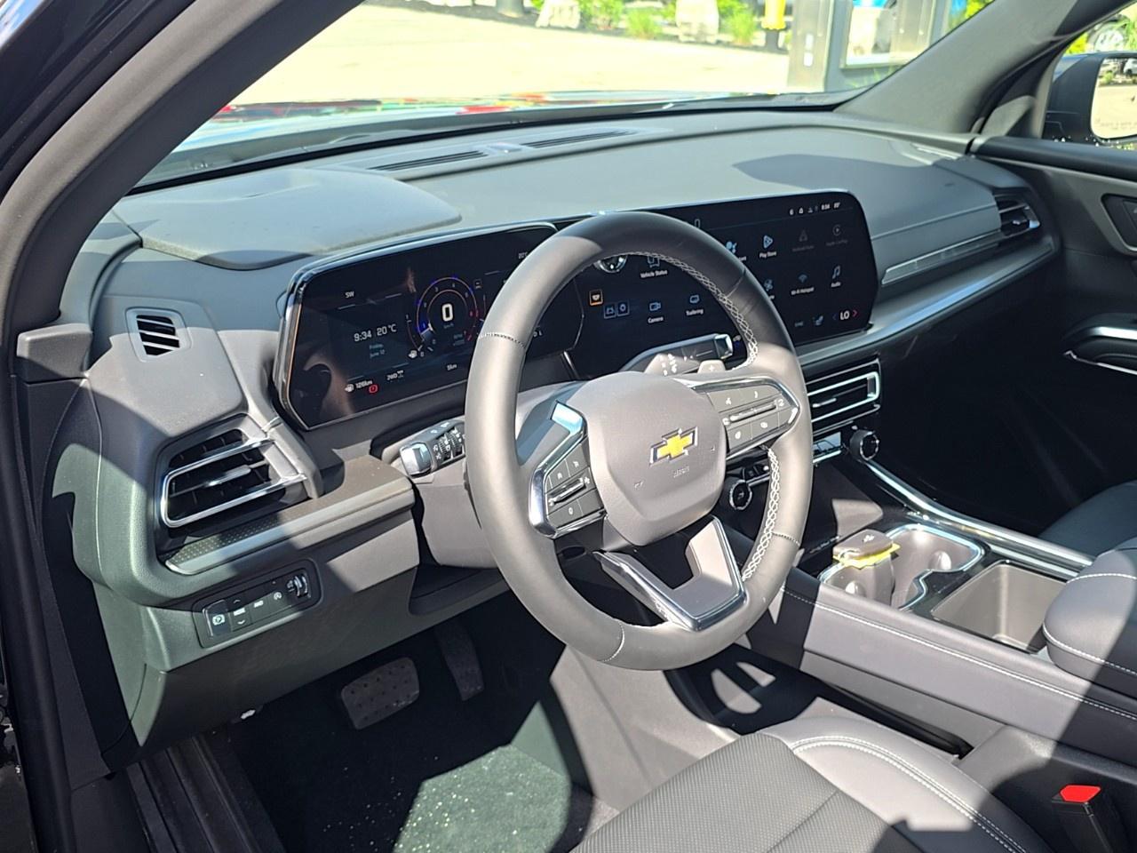 2026 Chevrolet Traverse AWD 4dr LT Photo3