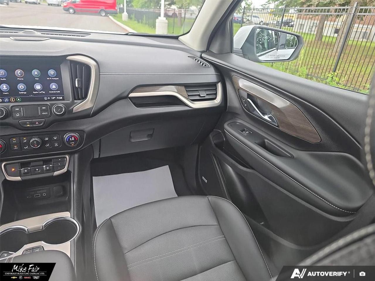 2024 GMC Terrain AWD Denali Photo