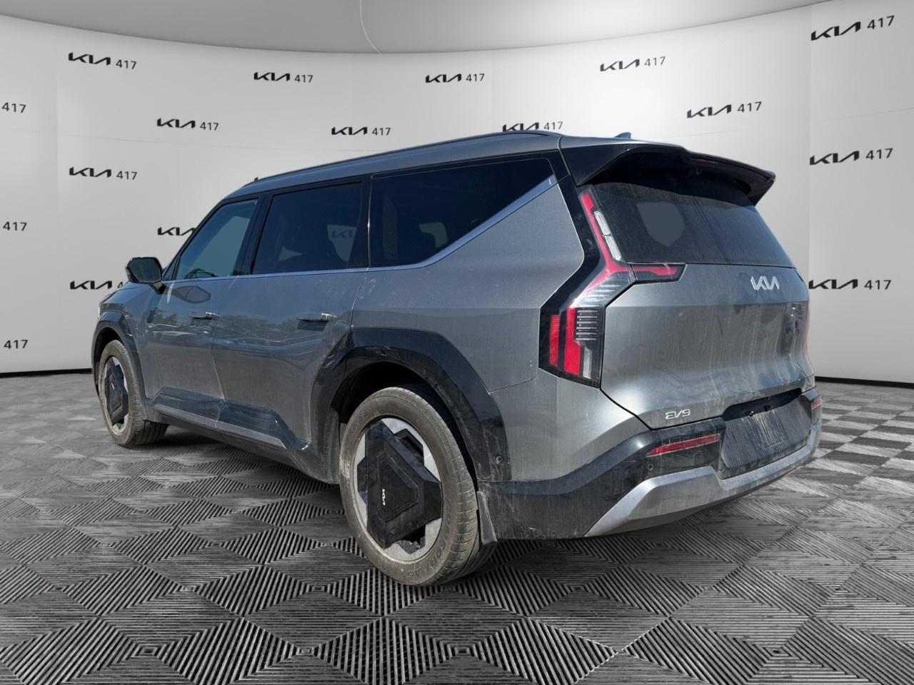2025 Kia EV9 Land w/Premium Package AWD Photo2