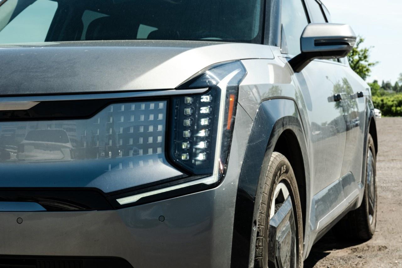 2025 Kia EV9 Land w/Premium Package AWD Photo