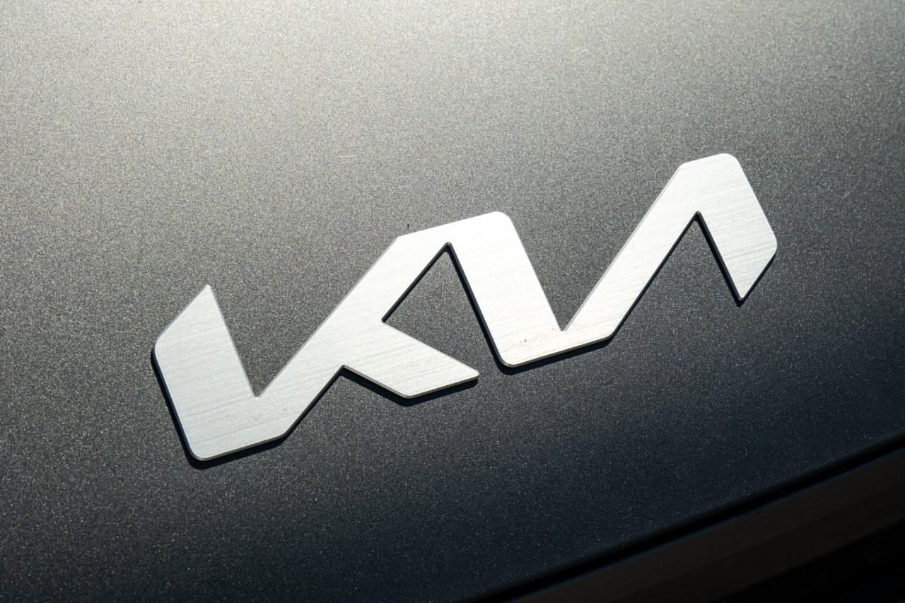 2025 Kia EV9 Land w/Premium Package AWD Photo