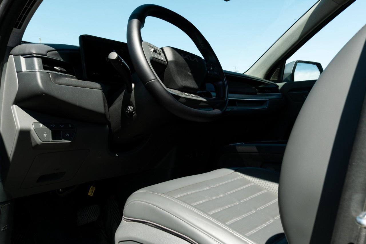 2025 Kia EV9 Land w/Premium Package AWD Photo